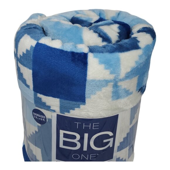 The Big One Oversized Plush Throw Blanket Blue Quilt Squares 60" x 72" or 5'x6' - Picture 3 of 7